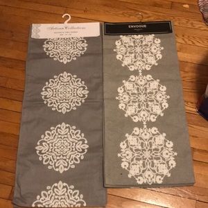 2 table runners for the price of one